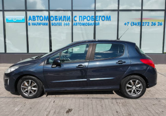 Подержанный автомобиль Peugeot 308 Hatchback 2012 года (2 фото)