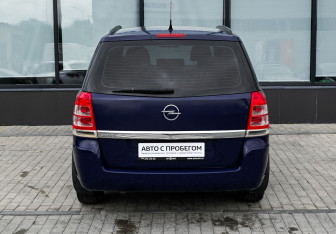 Подержанный автомобиль Opel Zafira Compactvan 2011 года (4 фото)