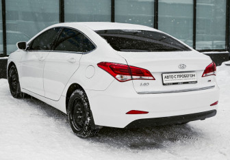 Подержанный автомобиль Hyundai i40 Sedan 2015 года (3 фото)