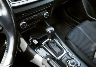 Подержанный автомобиль Mazda 3 Sedan 2017 года (9 фото)