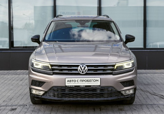 Подержанный автомобиль Volkswagen Tiguan 2019 года (8 фото)