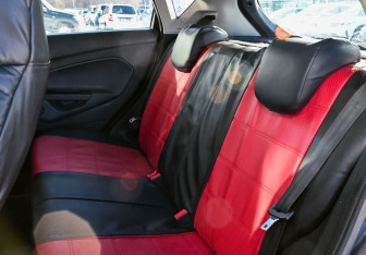 Подержанный автомобиль Ford Fiesta Hatchback 2008 года (15 фото)