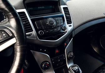 Подержанный автомобиль Chevrolet Cruze Hatchback 2012 года (11 фото)