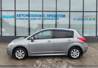 Подержанный автомобиль Nissan Tiida Hatchback 2011 года (2 фото)