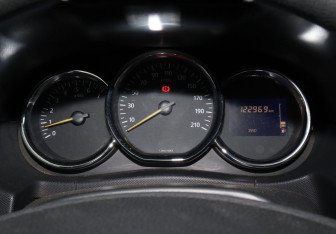 Подержанный автомобиль Renault Duster 2015 года (12 фото)
