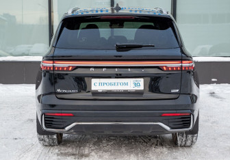 Подержанный автомобиль Geely Monjaro 2024 года (4 фото)