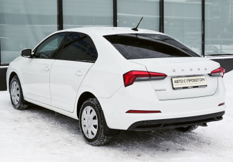 Подержанный автомобиль Skoda Rapid Liftback 2020 года (3 фото)