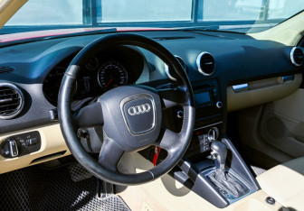 Подержанный автомобиль Audi A3 Hatchback 2009 года (13 фото)