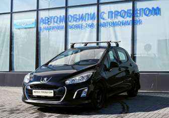Подержанный автомобиль Peugeot 308 Hatchback 2011 года (1 фото)