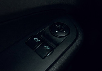 Подержанный автомобиль Ford Focus Hatchback 2006 года (19 фото)