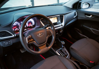 Подержанный автомобиль Hyundai Solaris Sedan 2017 года (15 фото)