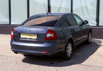 Подержанный автомобиль Skoda Octavia Liftback 2011 года (5 фото)
