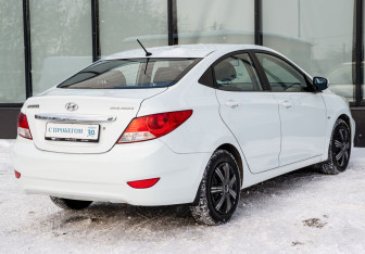 Подержанный автомобиль Hyundai Solaris Sedan 2011 года (5 фото)