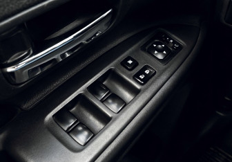Подержанный автомобиль Mitsubishi Outlander 2014 года (12 фото)