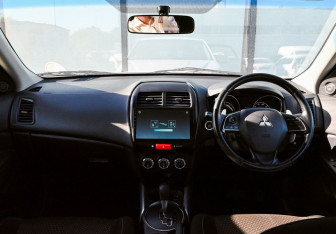 Подержанный автомобиль Mitsubishi RVR Suv 2013 года (17 фото)
