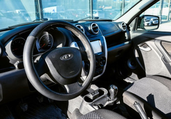 Подержанный автомобиль LADA (ВАЗ) Granta Sedan 2013 года (13 фото)
