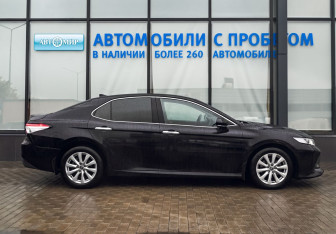Подержанный автомобиль Toyota Camry Sedan 2019 года (6 фото)
