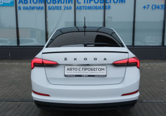 Подержанный автомобиль Skoda Rapid Liftback 2022 года (4 фото)