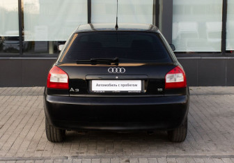 Подержанный автомобиль Audi A3 Hatchback 2002 года (4 фото)