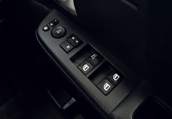 Подержанный автомобиль Honda Stepwgn 2014 года (12 фото)