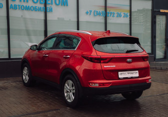 Подержанный автомобиль Kia Sportage 2018 года (3 фото)