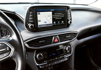 Подержанный автомобиль Hyundai Santa Fe 2018 года (10 фото)