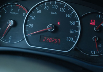 Подержанный автомобиль Suzuki SX4 Hatchback 2007 года (16 фото)