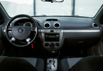 Подержанный автомобиль Chevrolet Lacetti Hatchback 2010 года (17 фото)