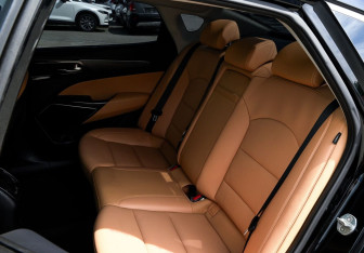 Подержанный автомобиль Kia K7 2020 года (19 фото)