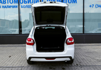 Подержанный автомобиль LADA (ВАЗ) Granta Hatchback 2019 года (19 фото)
