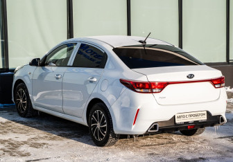 Подержанный автомобиль Kia Rio Sedan 2020 года (3 фото)