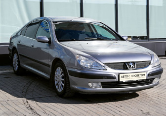 Подержанный автомобиль Peugeot 607 2000 года (7 фото)
