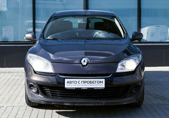 Подержанный автомобиль Renault Megane Hatchback 2013 года (8 фото)