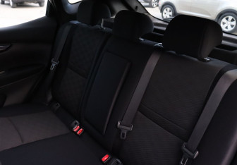 Подержанный автомобиль Nissan Qashqai 2018 года (16 фото)