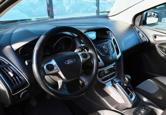 Подержанный автомобиль Ford Focus Hatchback 2011 года (16 фото)