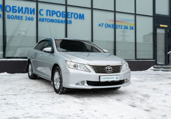 Подержанный автомобиль Toyota Camry Sedan 2013 года (7 фото)