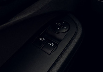 Подержанный автомобиль Ford C-MAX 2004 года (7 фото)