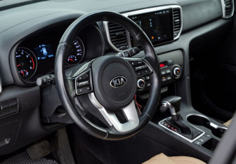 Подержанный автомобиль Kia Sportage 2019 года (16 фото)