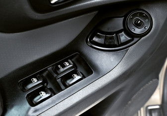 Подержанный автомобиль Hyundai Santa Fe 2008 года (13 фото)