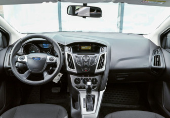 Подержанный автомобиль Ford Focus Hatchback 2011 года (12 фото)