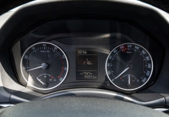 Подержанный автомобиль Skoda Octavia Liftback 2011 года (12 фото)