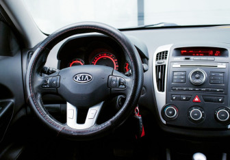Подержанный автомобиль Kia Ceed Wagon 2011 года (17 фото)