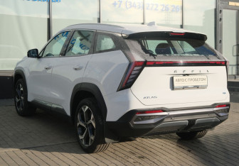 Новый Geely Atlas 2024 (3 фото)