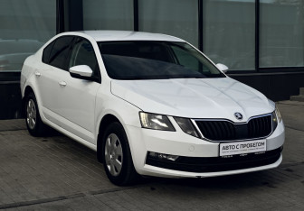 Подержанный автомобиль Skoda Octavia Liftback 2020 года (7 фото)