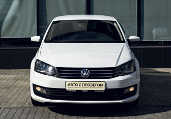 Подержанный автомобиль Volkswagen Polo Sedan 2016 года (8 фото)