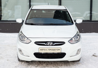 Подержанный автомобиль Hyundai Solaris Sedan 2011 года (8 фото)