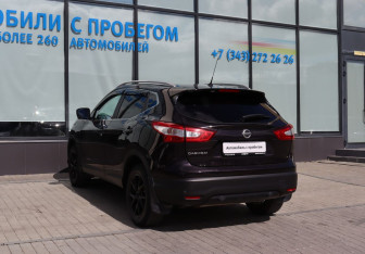 Подержанный автомобиль Nissan Qashqai 2014 года (3 фото)
