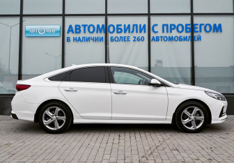 Подержанный автомобиль Hyundai Sonata 2017 года (6 фото)