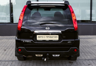 Подержанный автомобиль Nissan X-Trail 2010 года (4 фото)