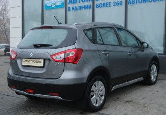 Подержанный автомобиль Suzuki SX4 Hatchback 2014 года (5 фото)